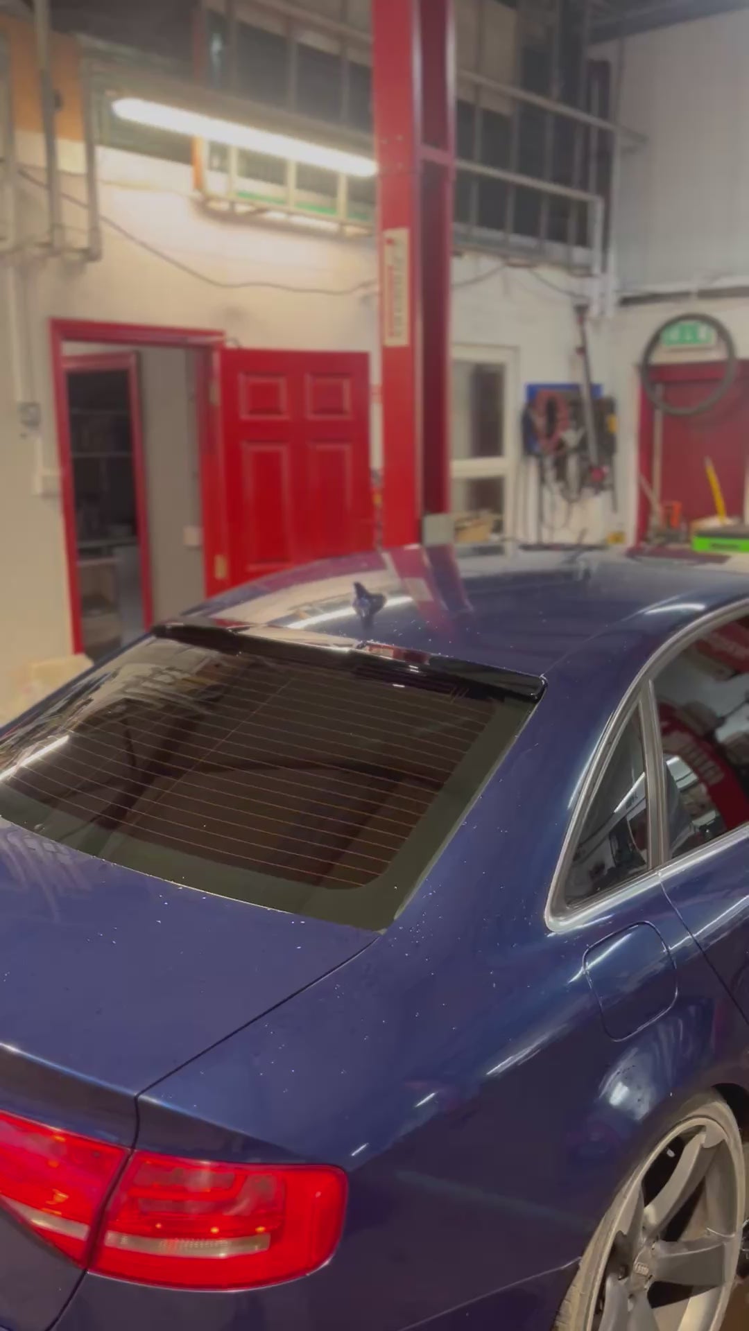 A4 B8.5 Roof Spoiler