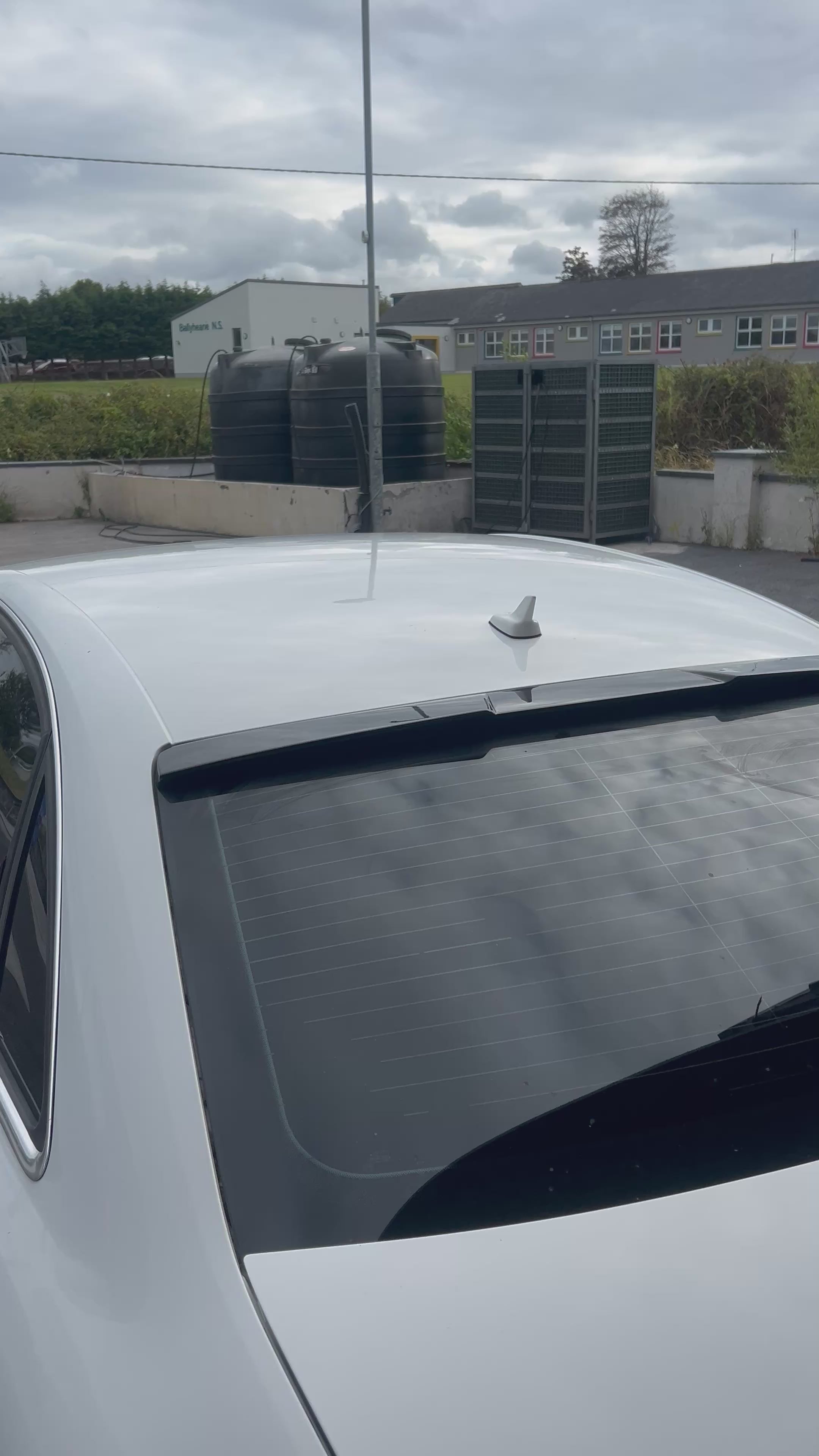 A4 B8 Roof Spoiler